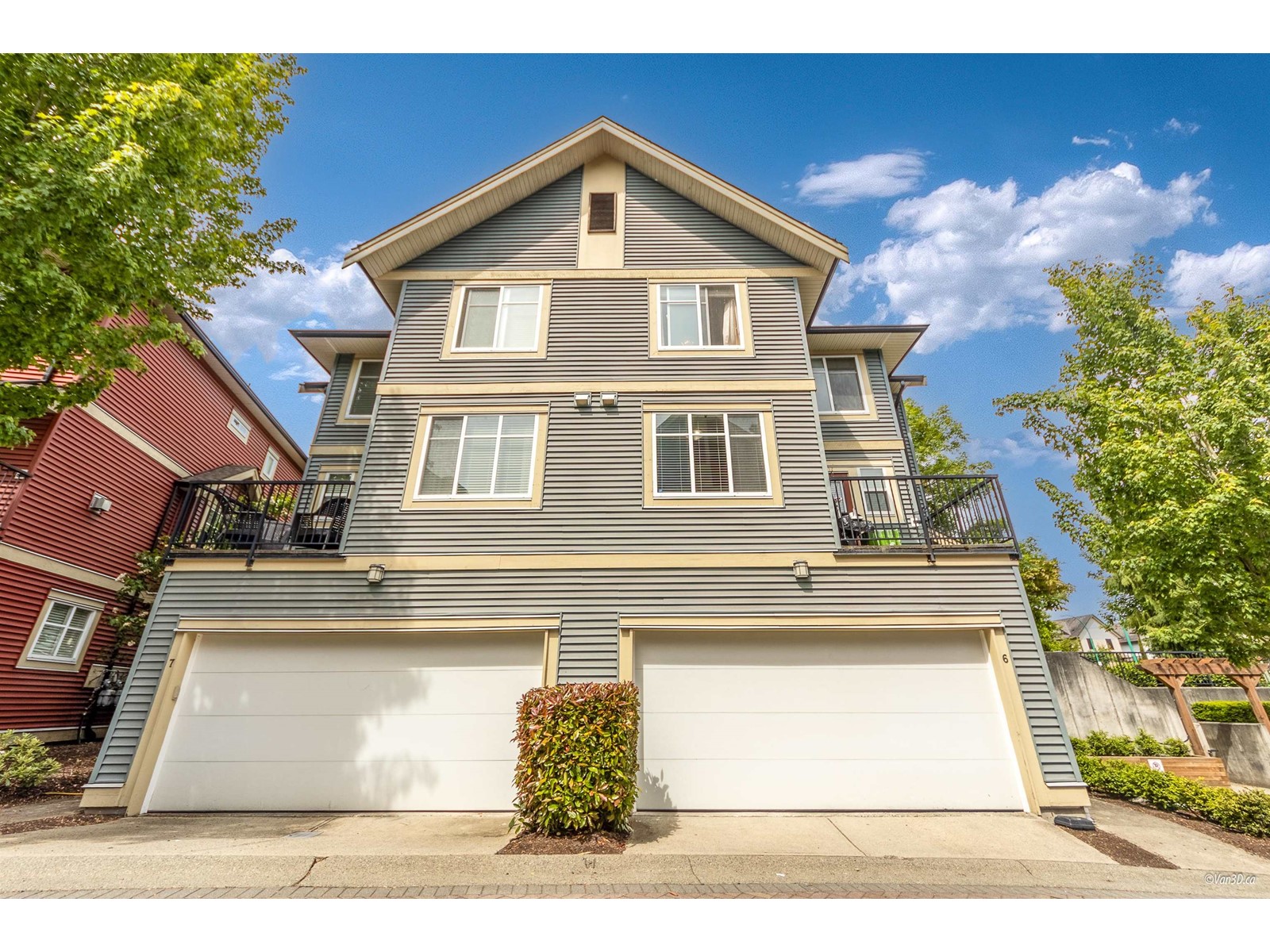 6 6635 192 Street Property Photo 1