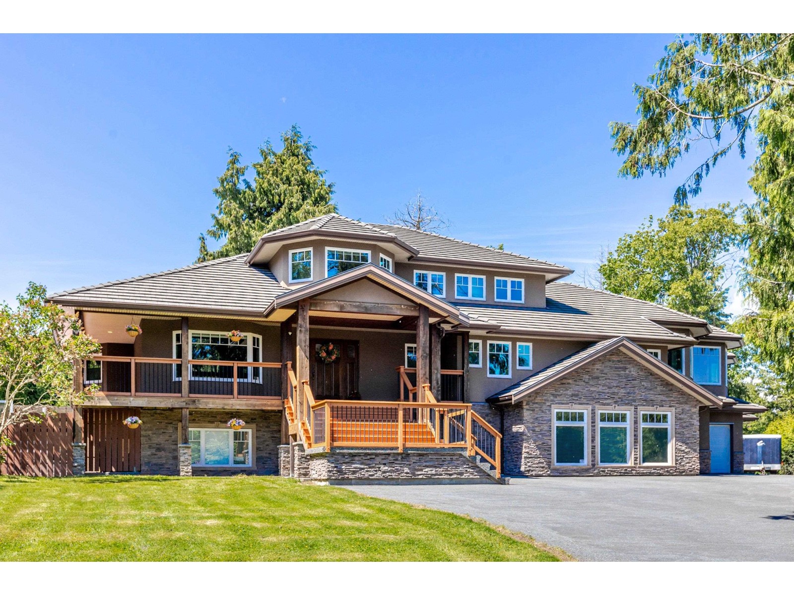 2073 183RD STREET Property Photo 1