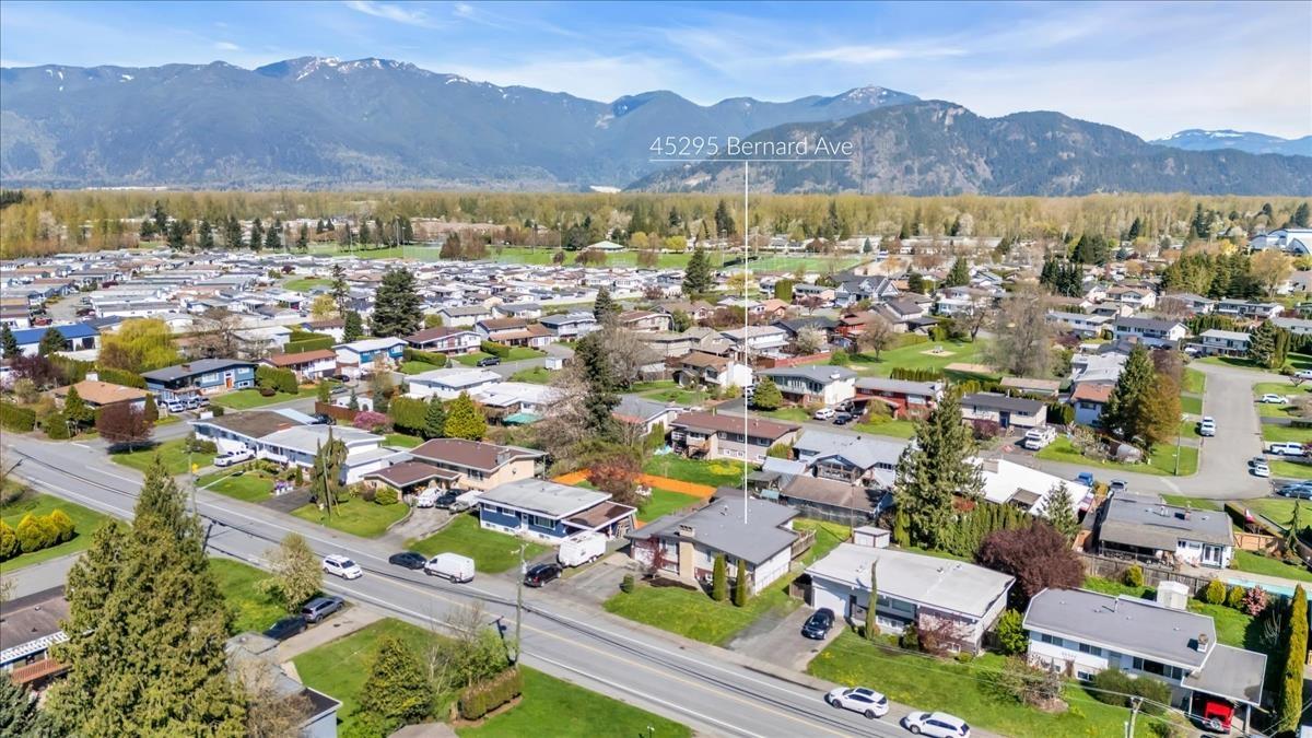 45295 Bernard Avenue Property Photo 2