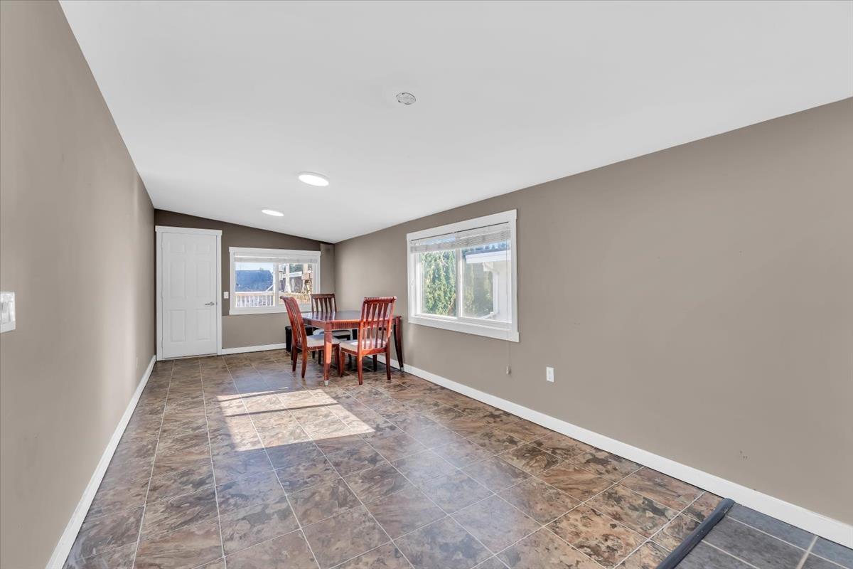 45295 Bernard Avenue Property Photo 6