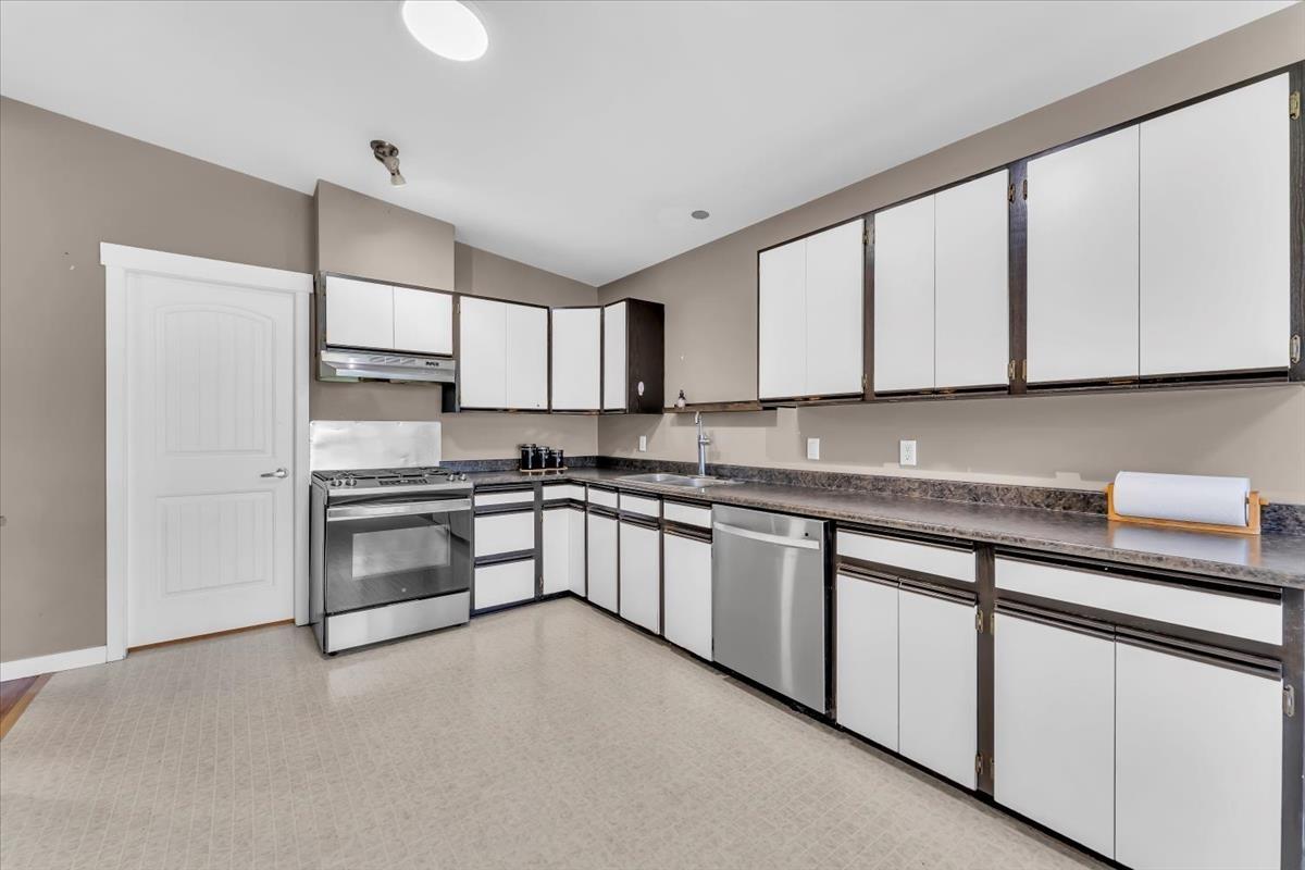 45295 Bernard Avenue Property Photo 10