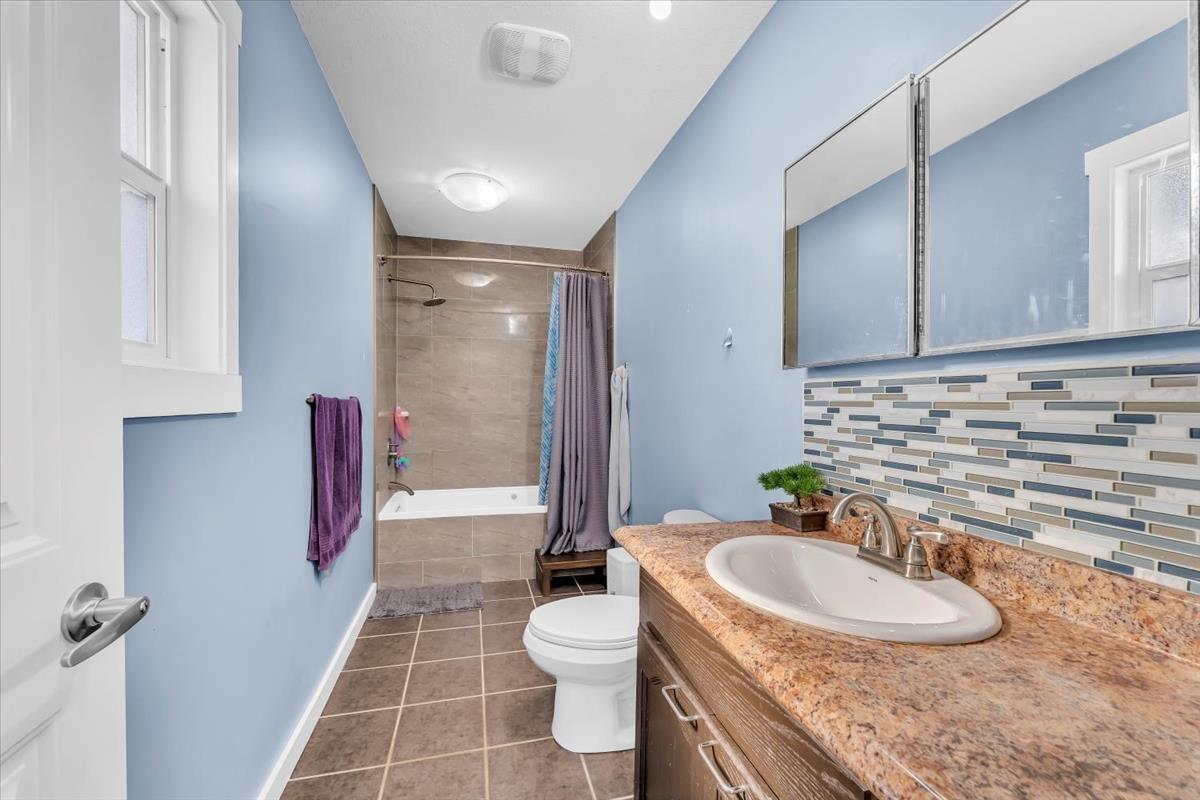 45295 Bernard Avenue Property Photo 17