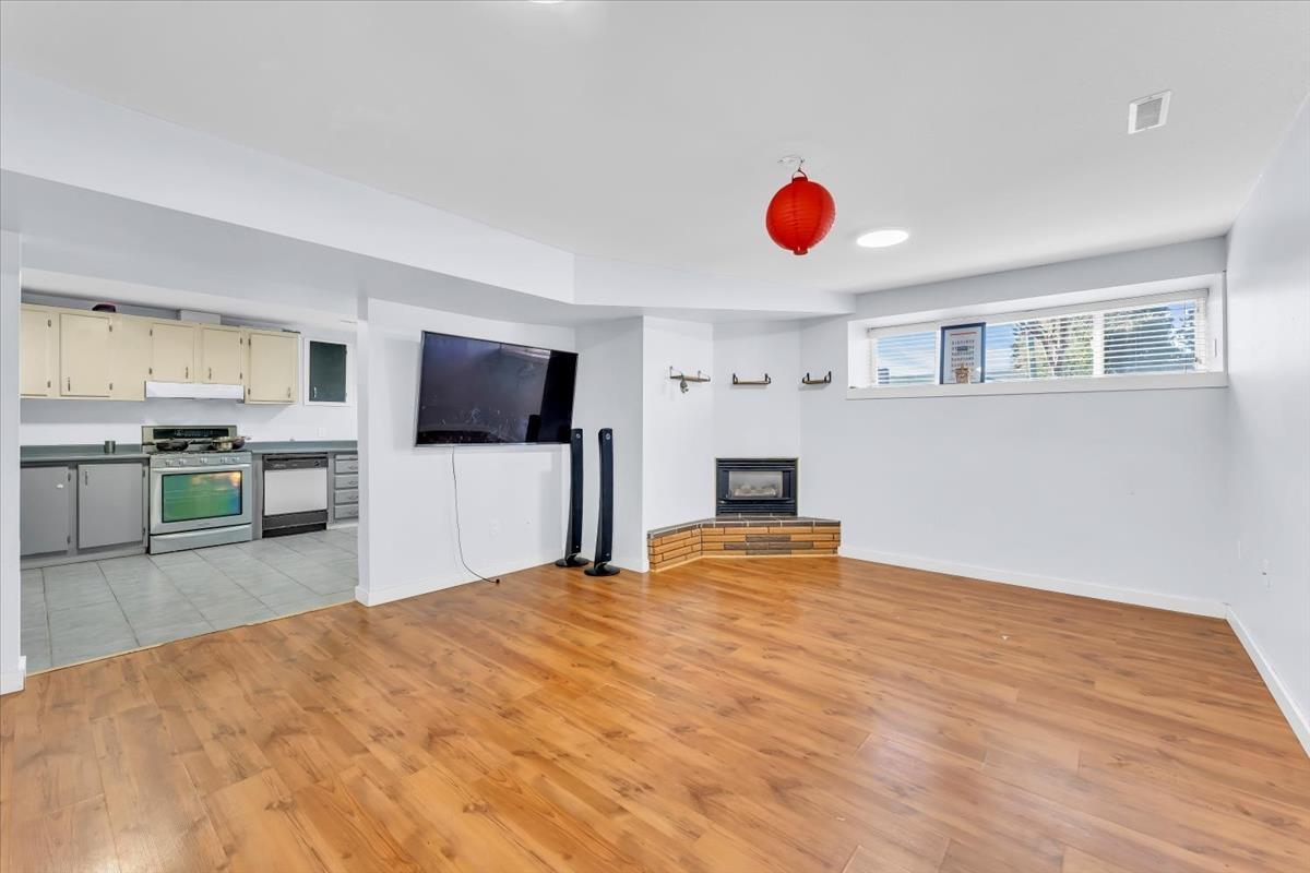 45295 Bernard Avenue Property Photo 24