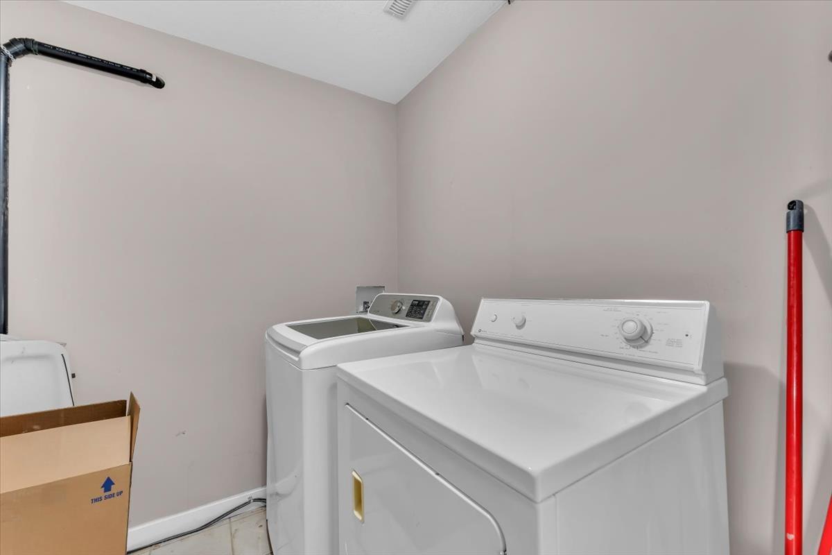 45295 Bernard Avenue Property Photo 27