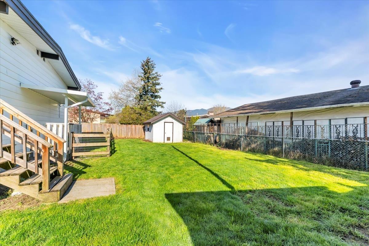 45295 Bernard Avenue Property Photo 32