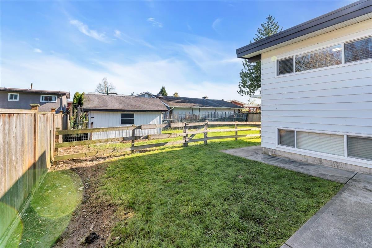 45295 Bernard Avenue Property Photo 33