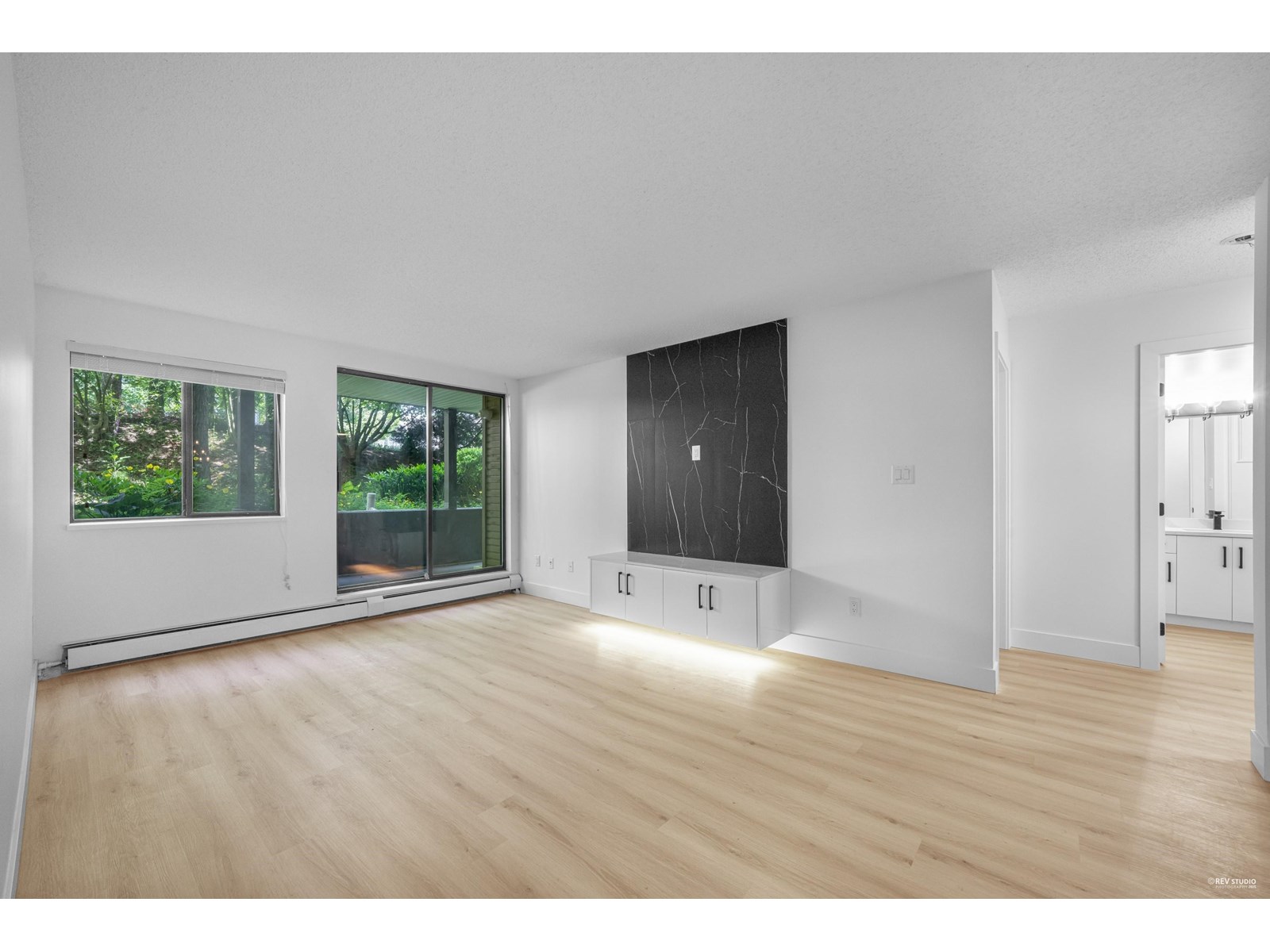 111 10698 151A STREET Property Photo 1