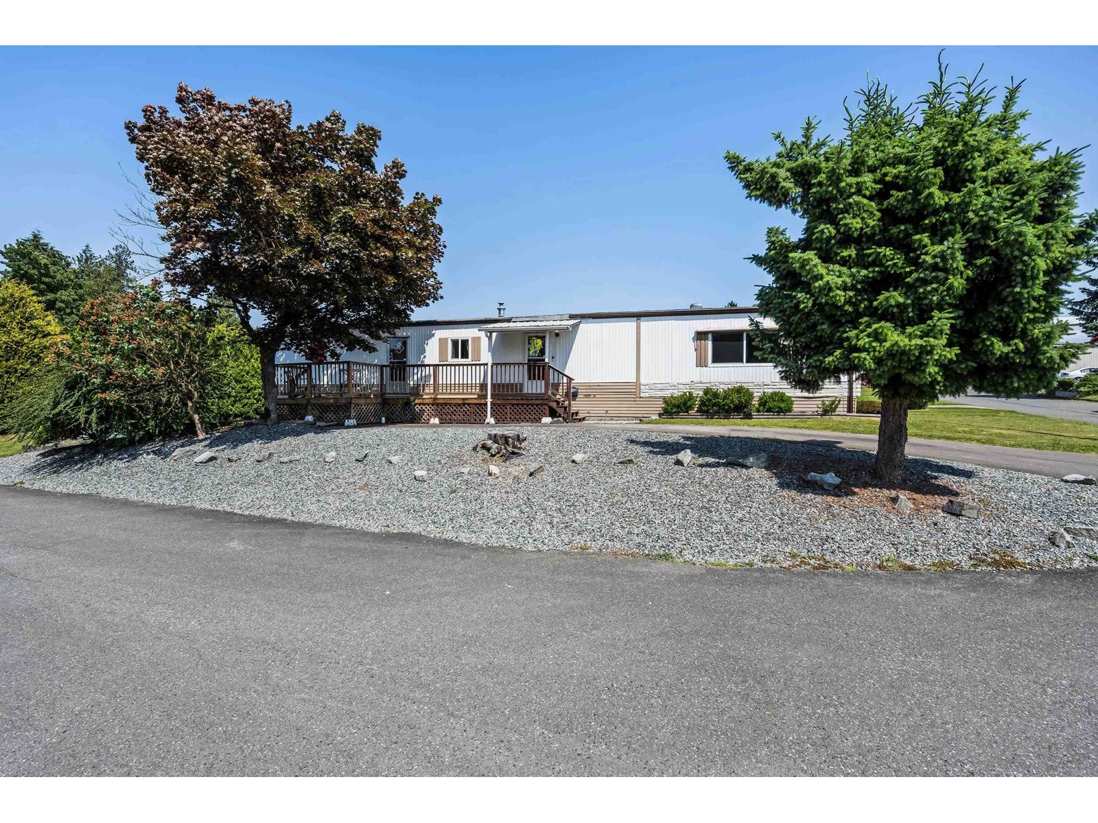 22 2035 Martens Street Property Photo 1