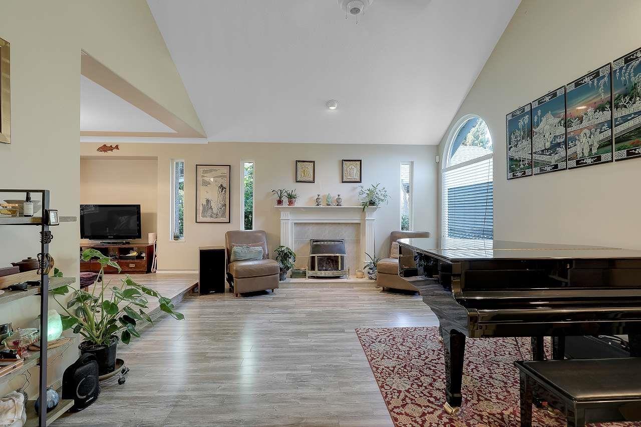 9465 164 Property Photo 2