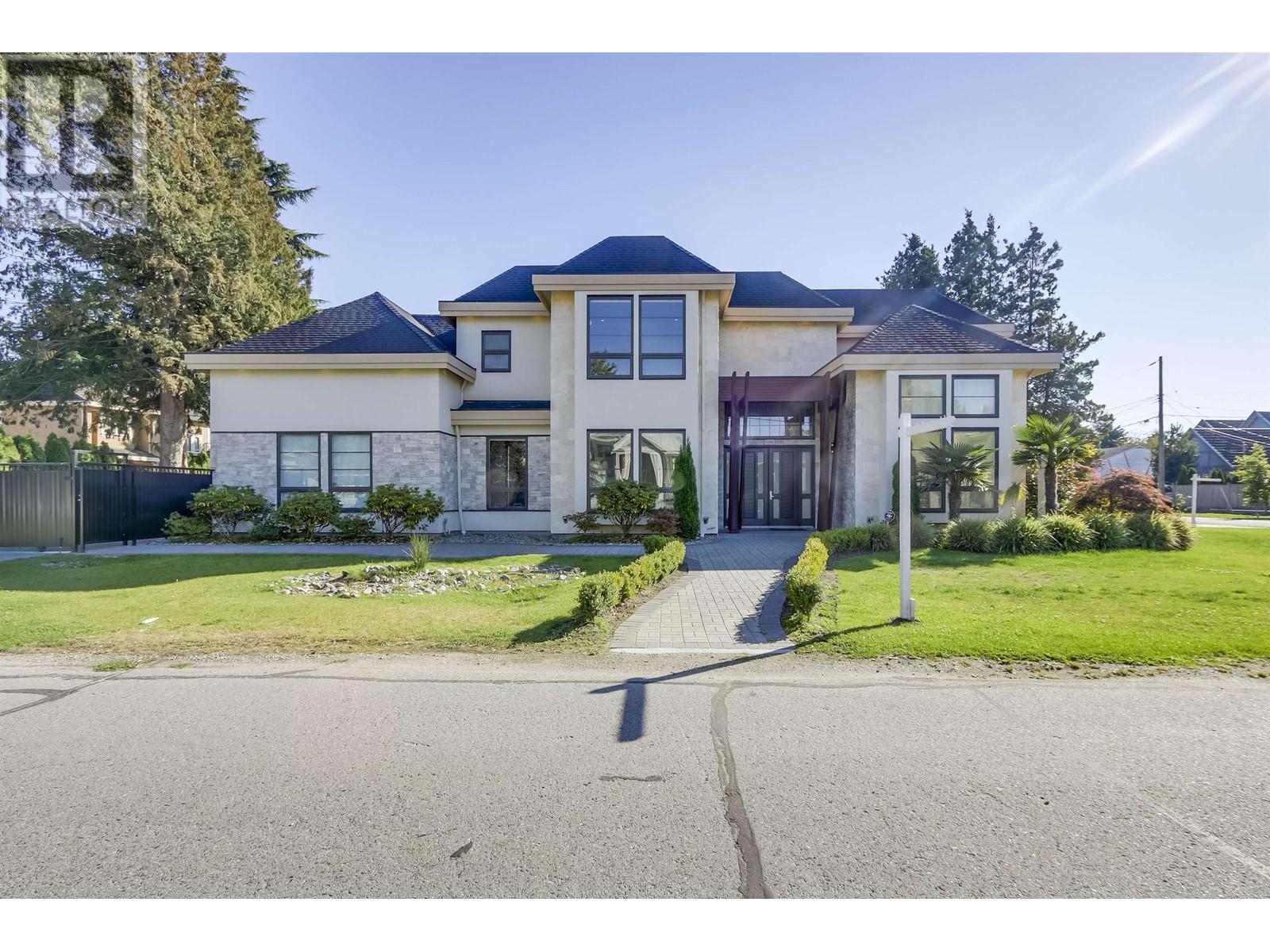 8288 LUCERNE ROAD Property Photo 1