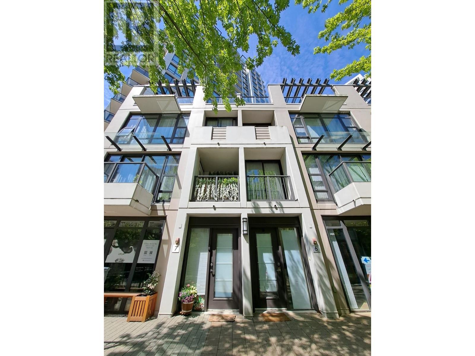 7 1185 THE HIGH STREET Property Photo 1