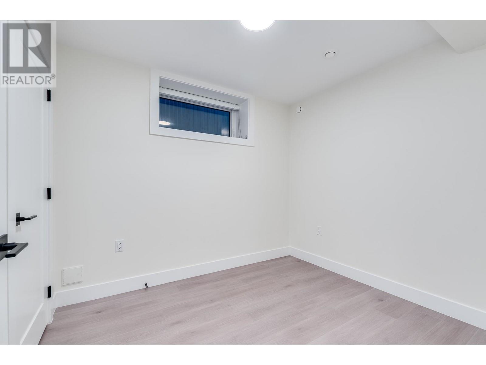 1 5461 Rhodes Street Property Photo 27