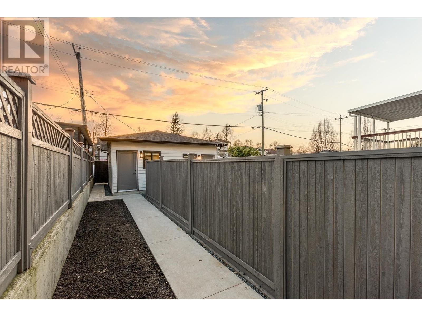 1 5461 Rhodes Street Property Photo 29