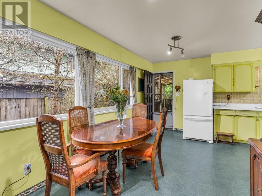 477 55 Street Property Photo 1