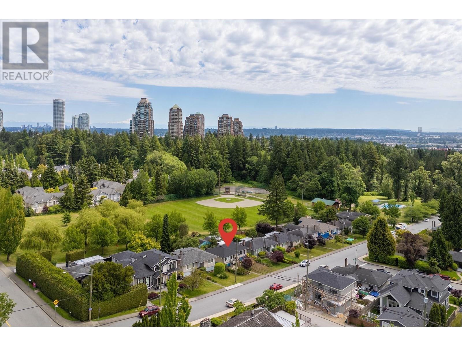 7658 HEDLEY AVENUE Property Photo 1