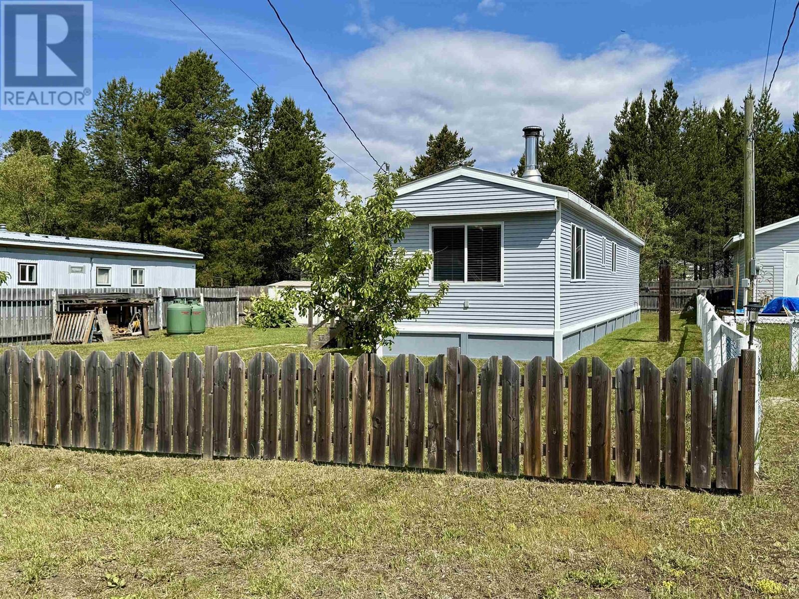 970 Beaven Crescent Property Photo 3