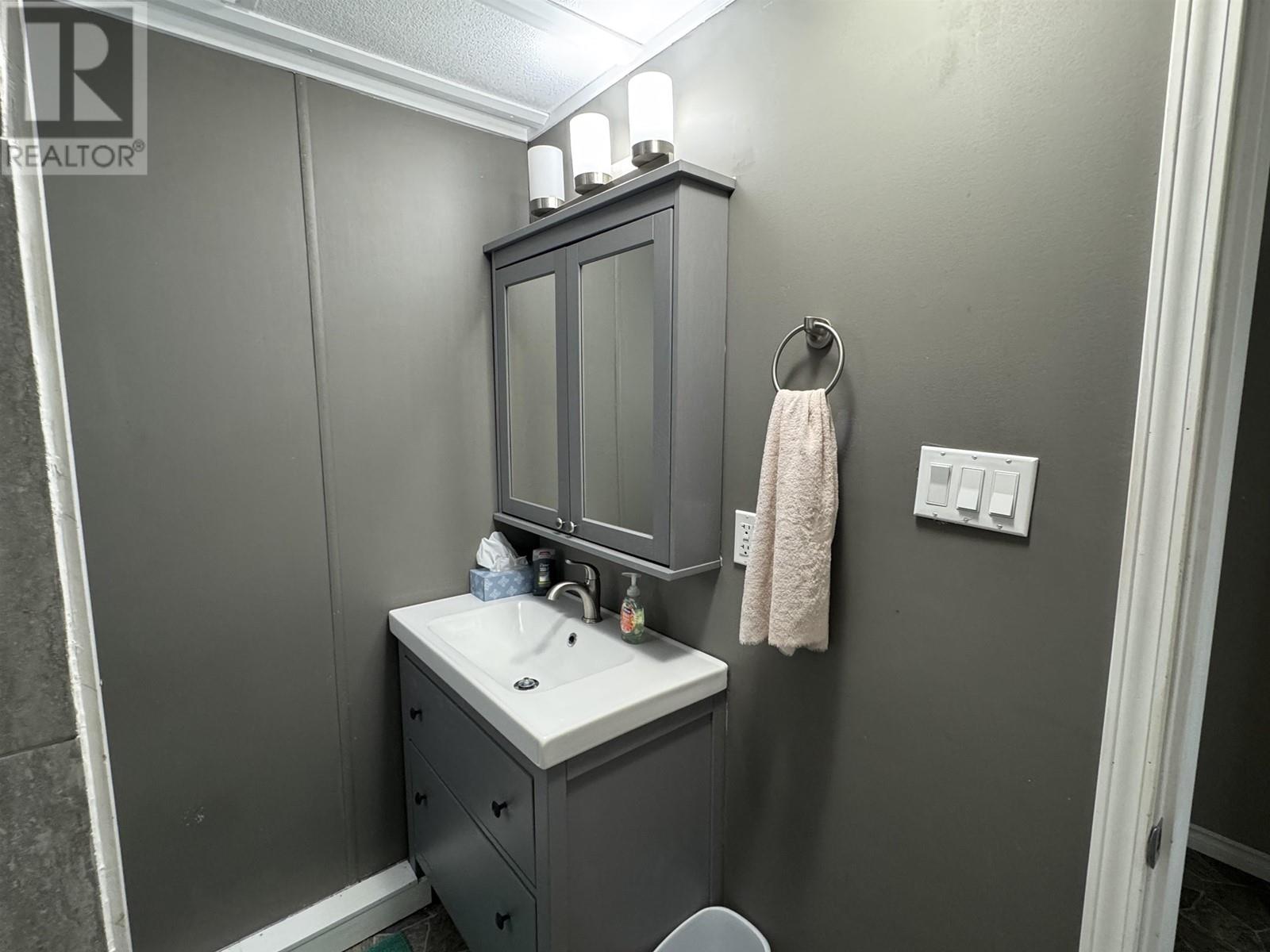 970 Beaven Crescent Property Photo 20