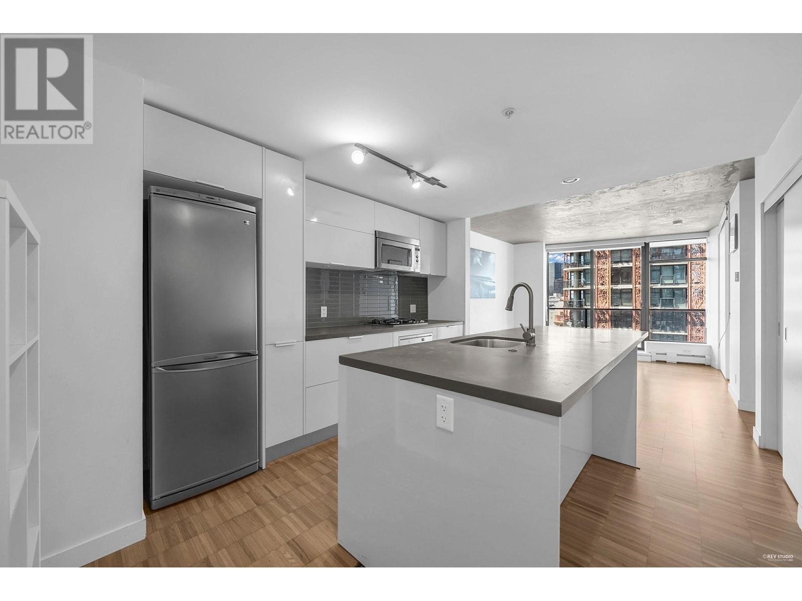1707 108 W Cordova Street Property Photo 1