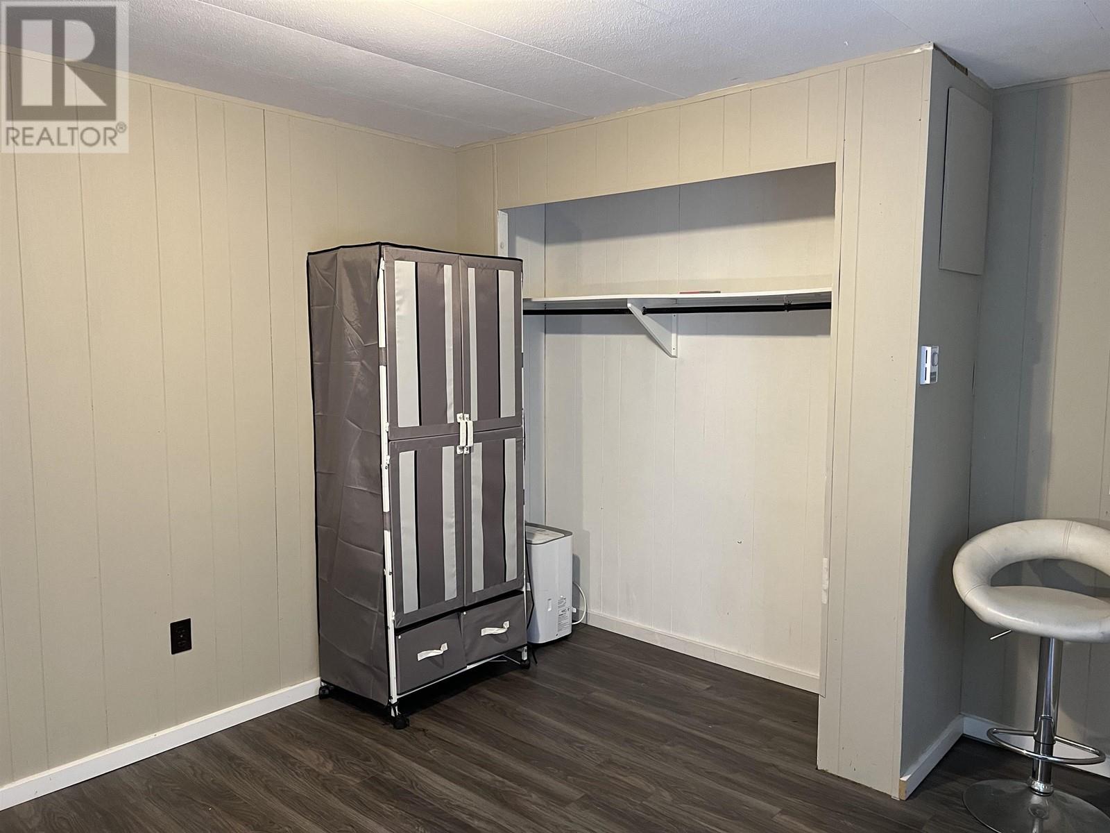 20 5288 Selma Park Road Property Photo 11