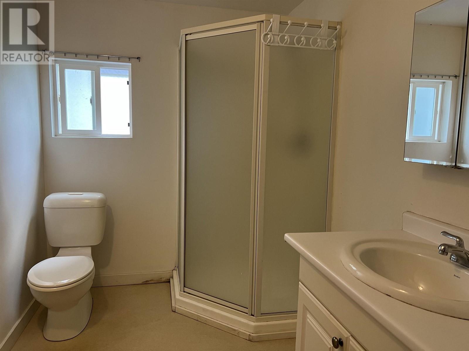 20 5288 Selma Park Road Property Photo 15