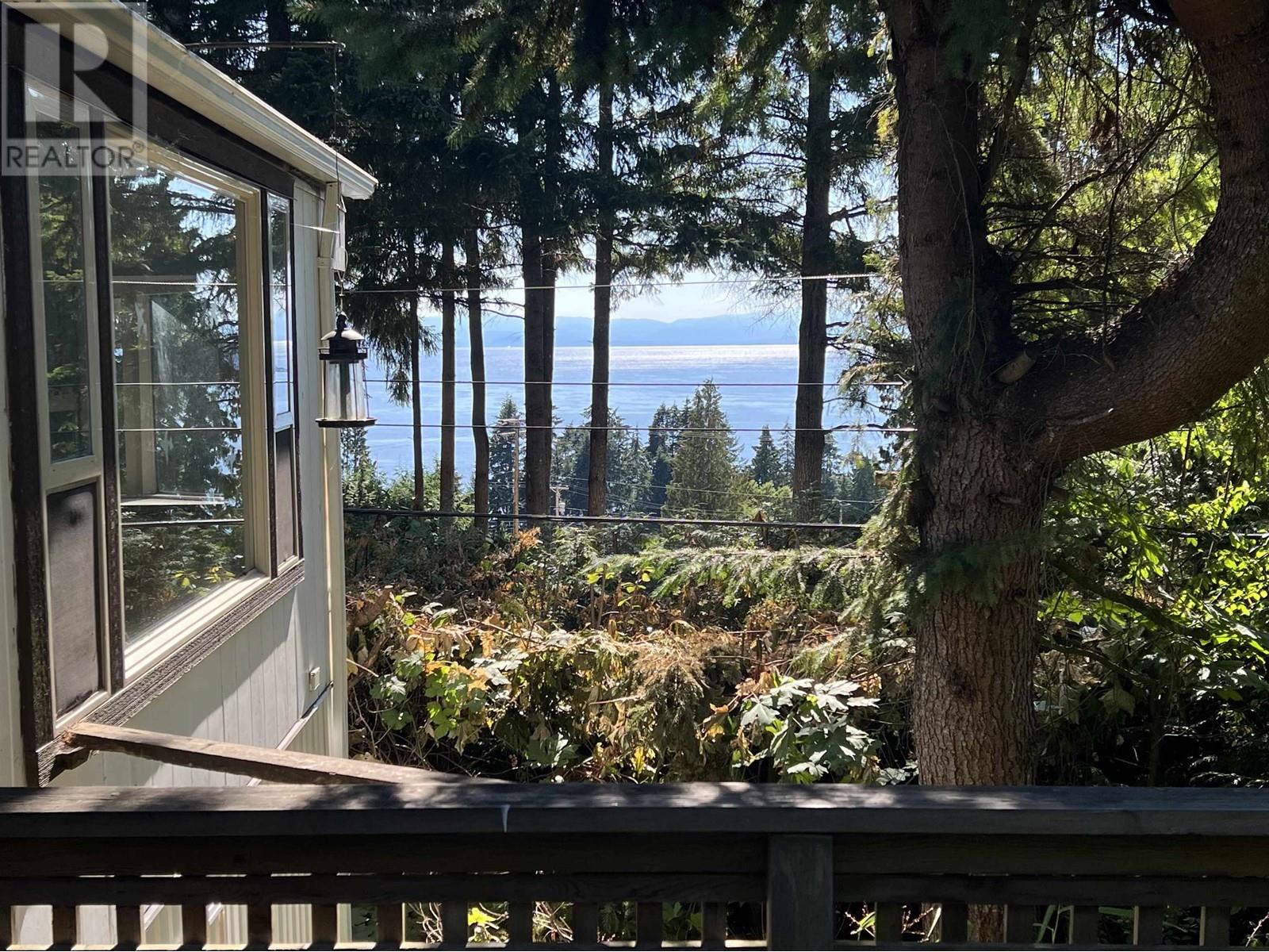 20 5288 Selma Park Road Property Photo 29