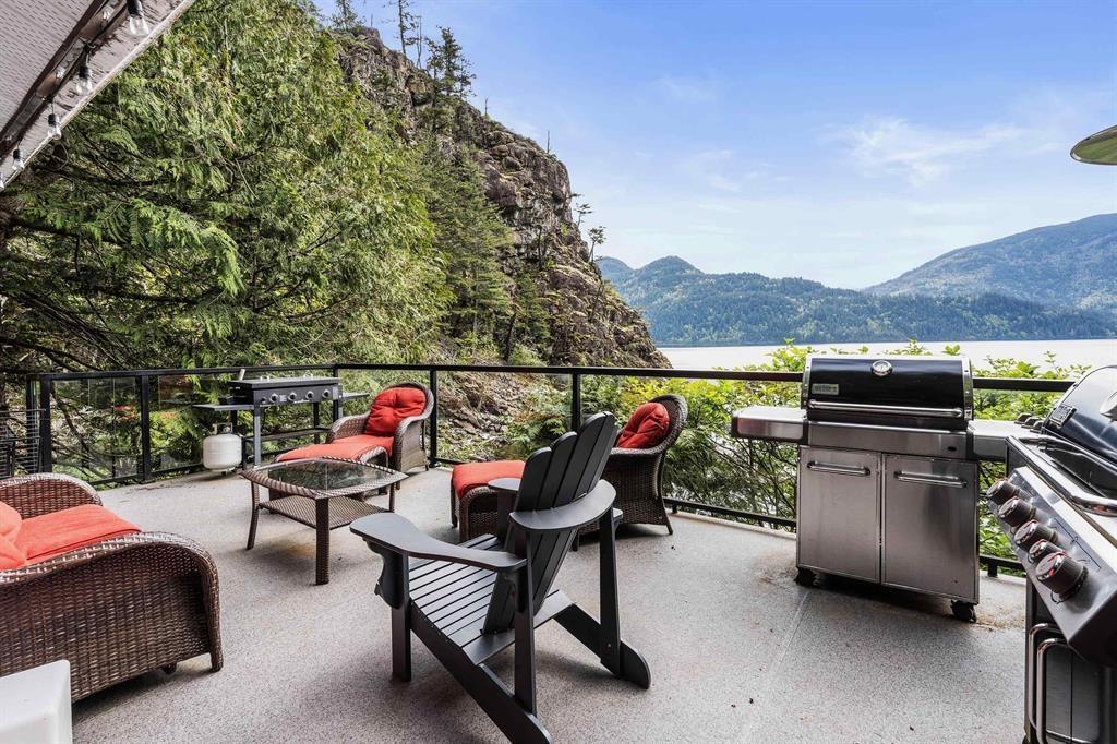 322 Echo Island, Harrison Lake Property Photo 1