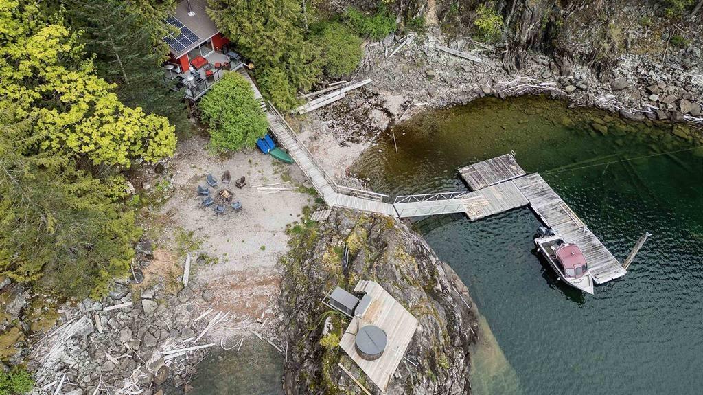 322 Echo Island, Harrison Lake Property Photo 2