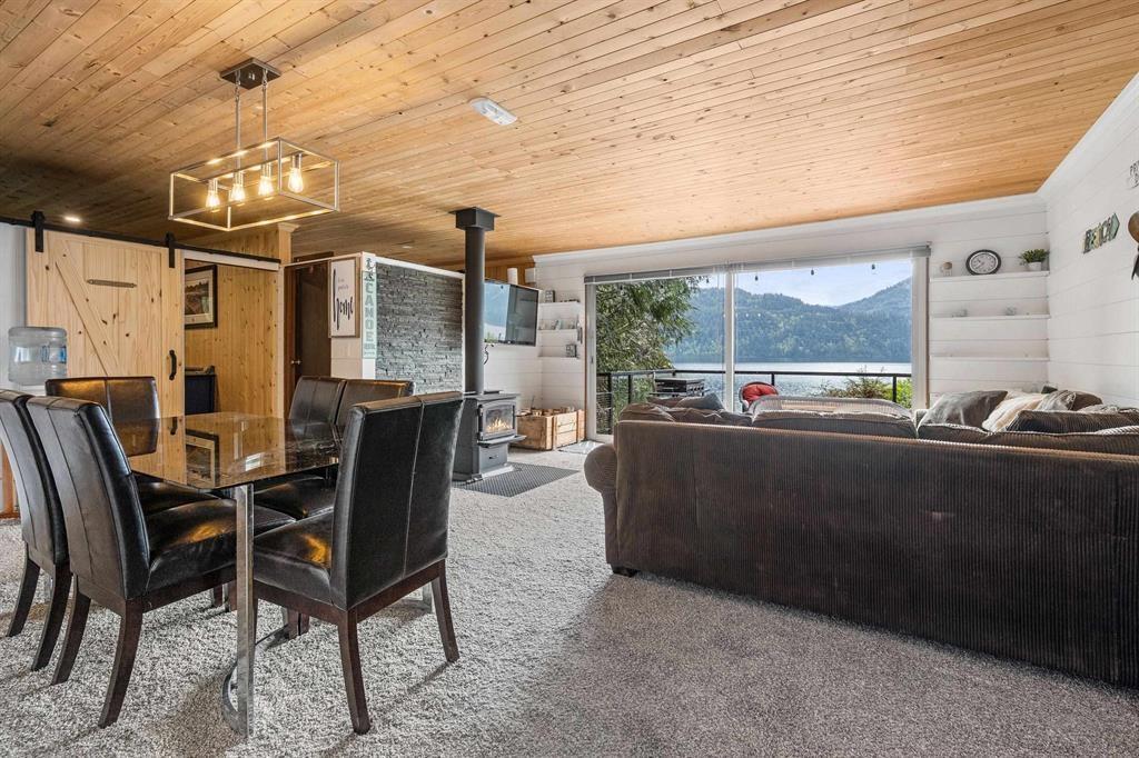 322 Echo Island, Harrison Lake Property Photo 6