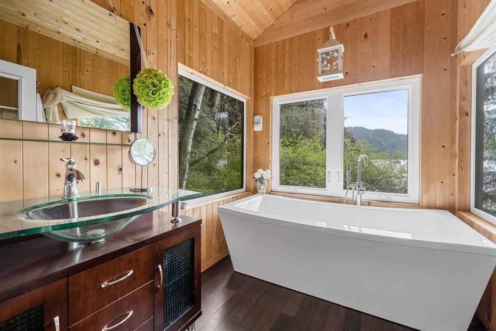 322 Echo Island, Harrison Lake Property Photo 31