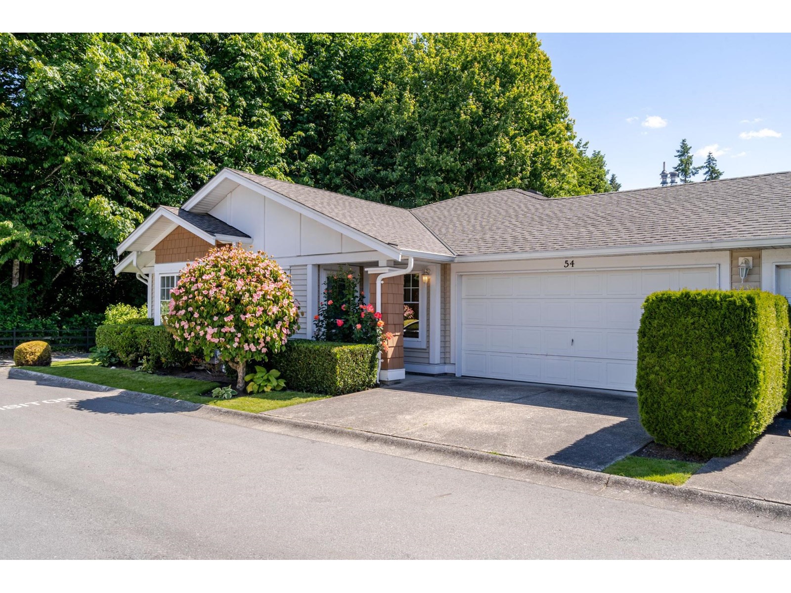 54 6885 184 Street Property Photo 1