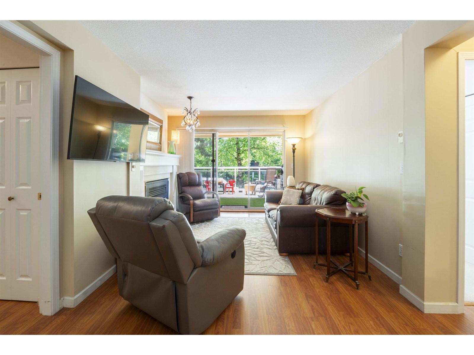 208 15185 22 Avenue Property Photo 6