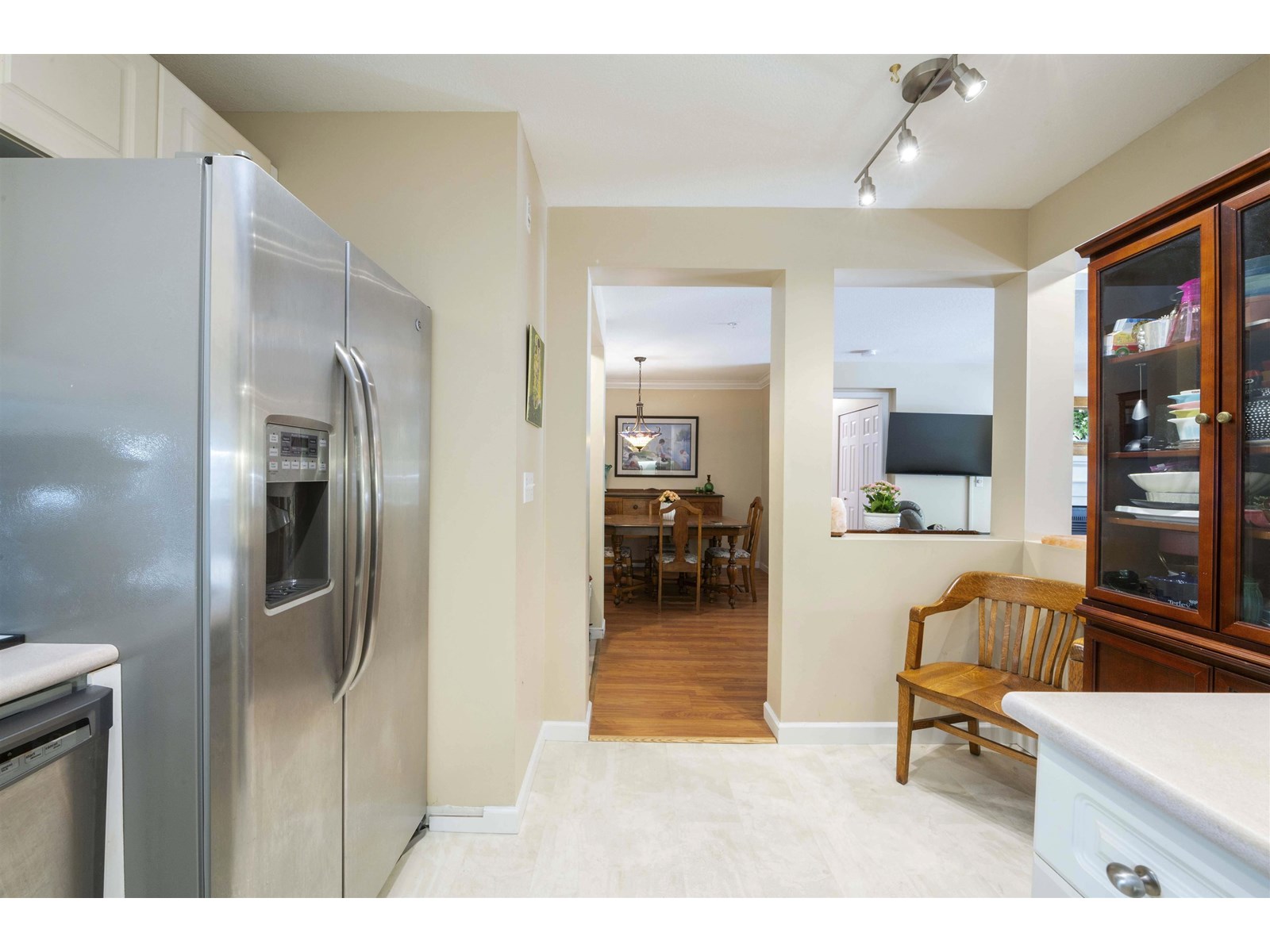 208 15185 22 Avenue Property Photo 15