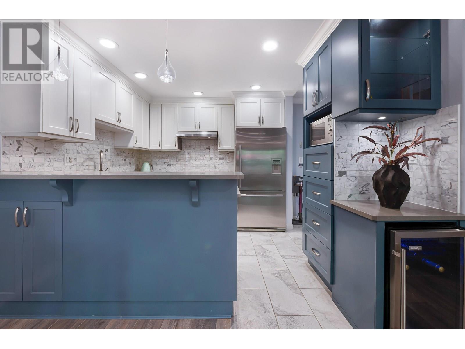 107 74 Miner Street Property Photo 1