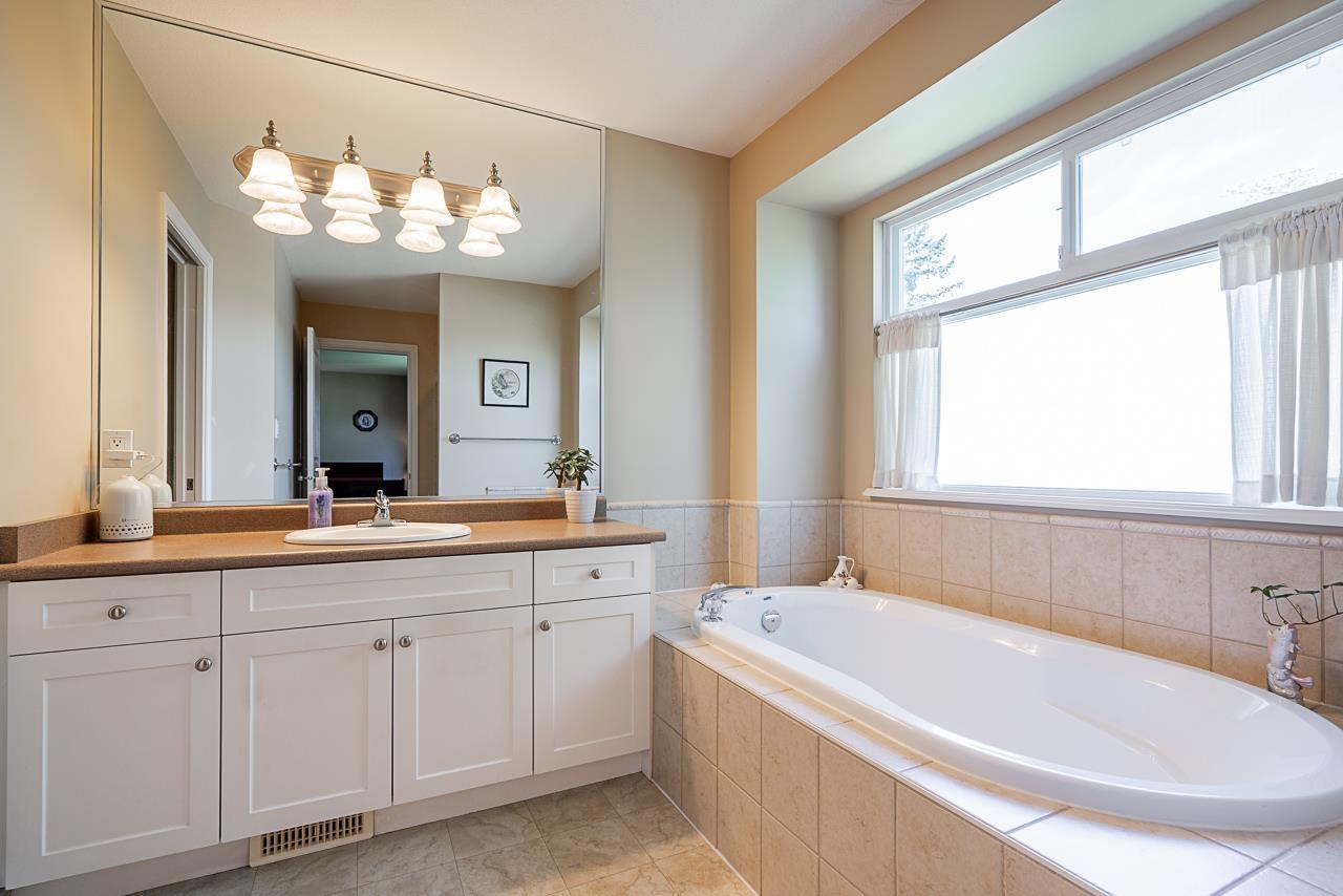 14633 72a Avenue Property Photo 27