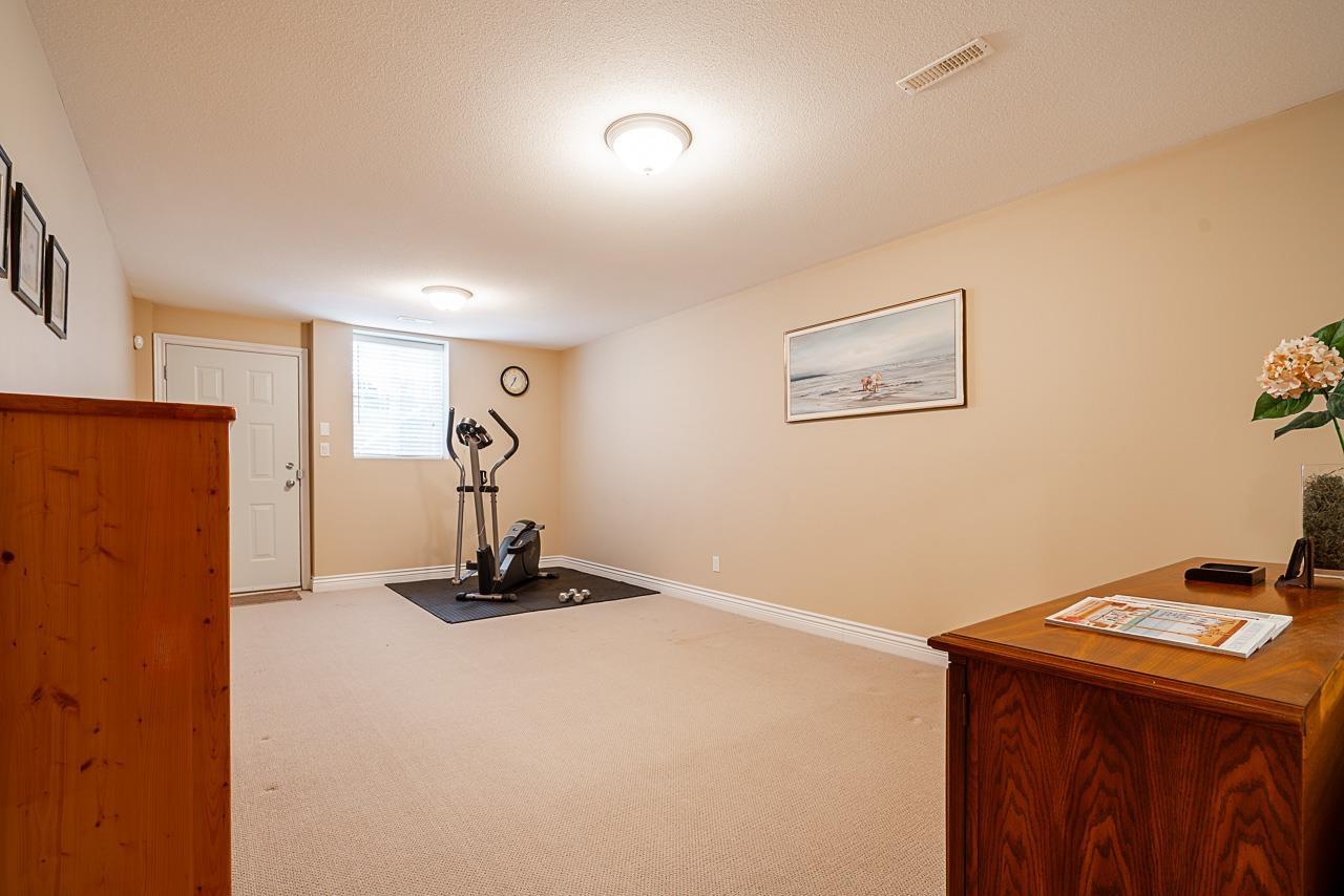 14633 72a Avenue Property Photo 33