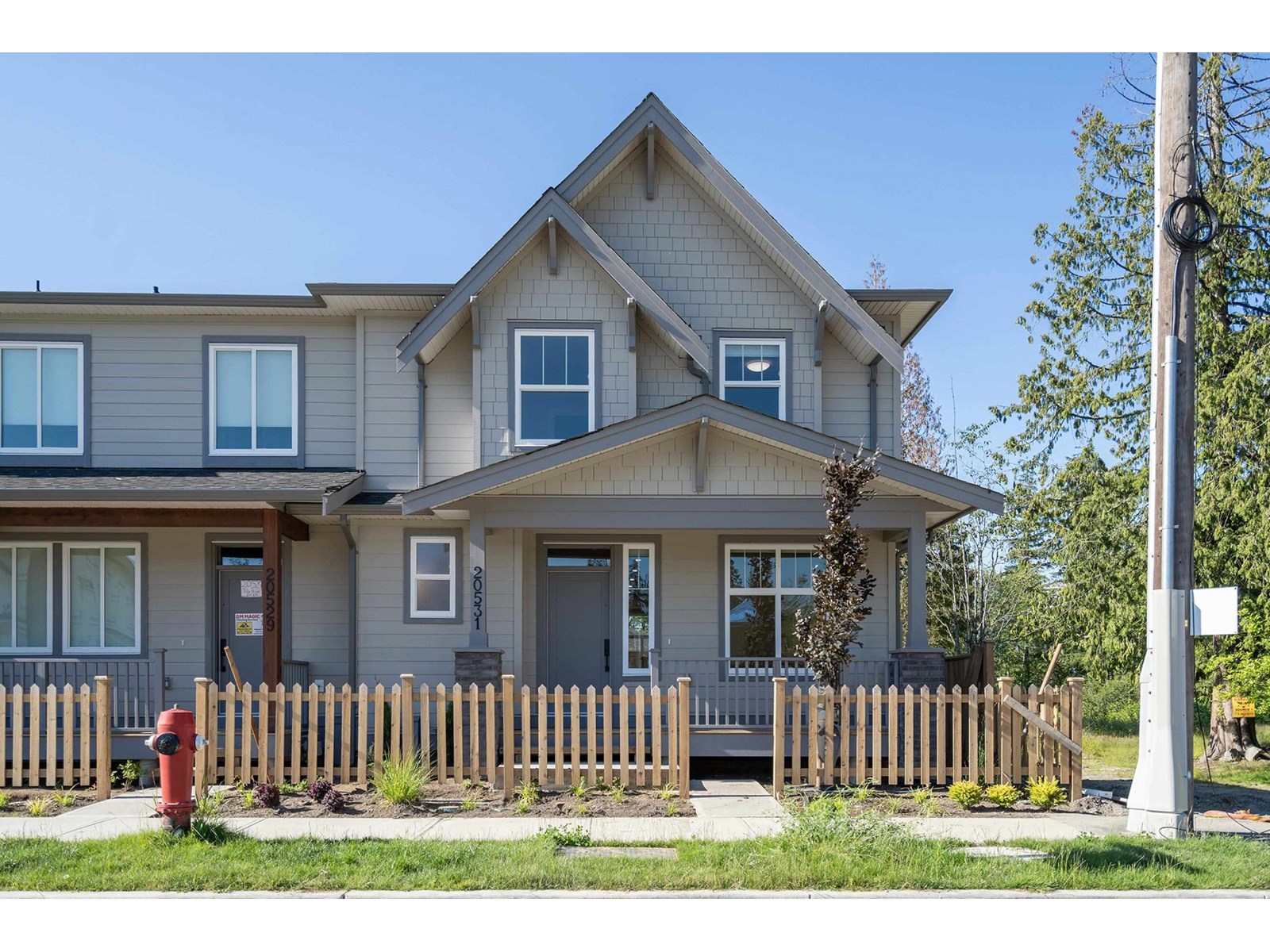 20523 76 AVENUE Property Photo 1