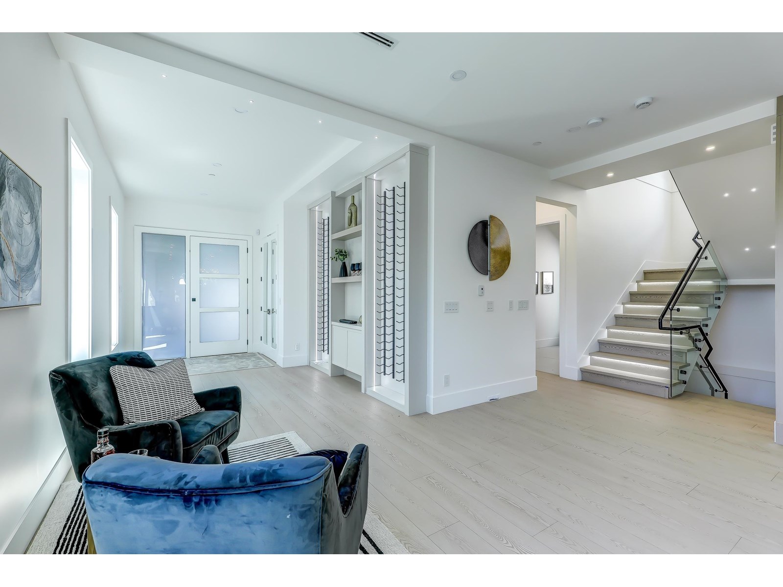 15569 Oxenham Avenue Property Photo