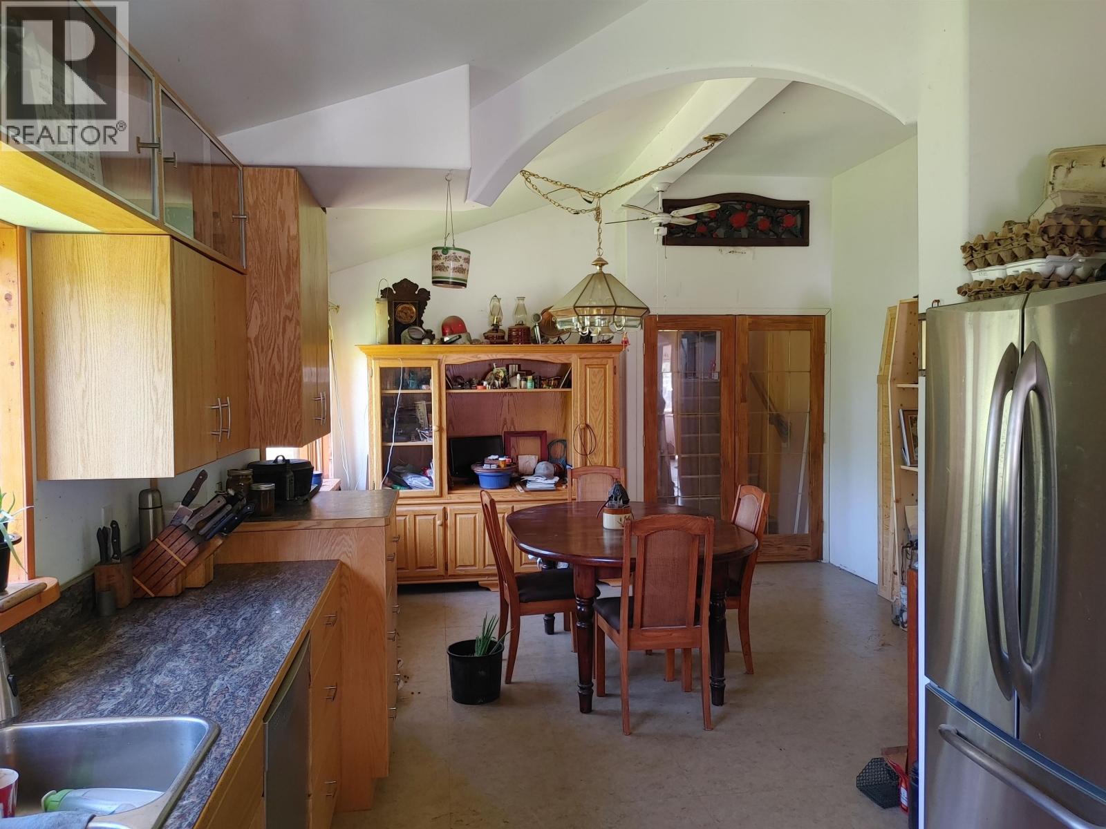 7814 Little Fort 24 Highway Property Photo 11