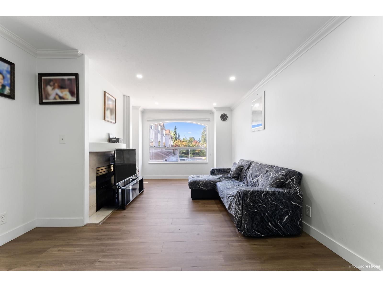 21 7140 132 Street Property Photo 2