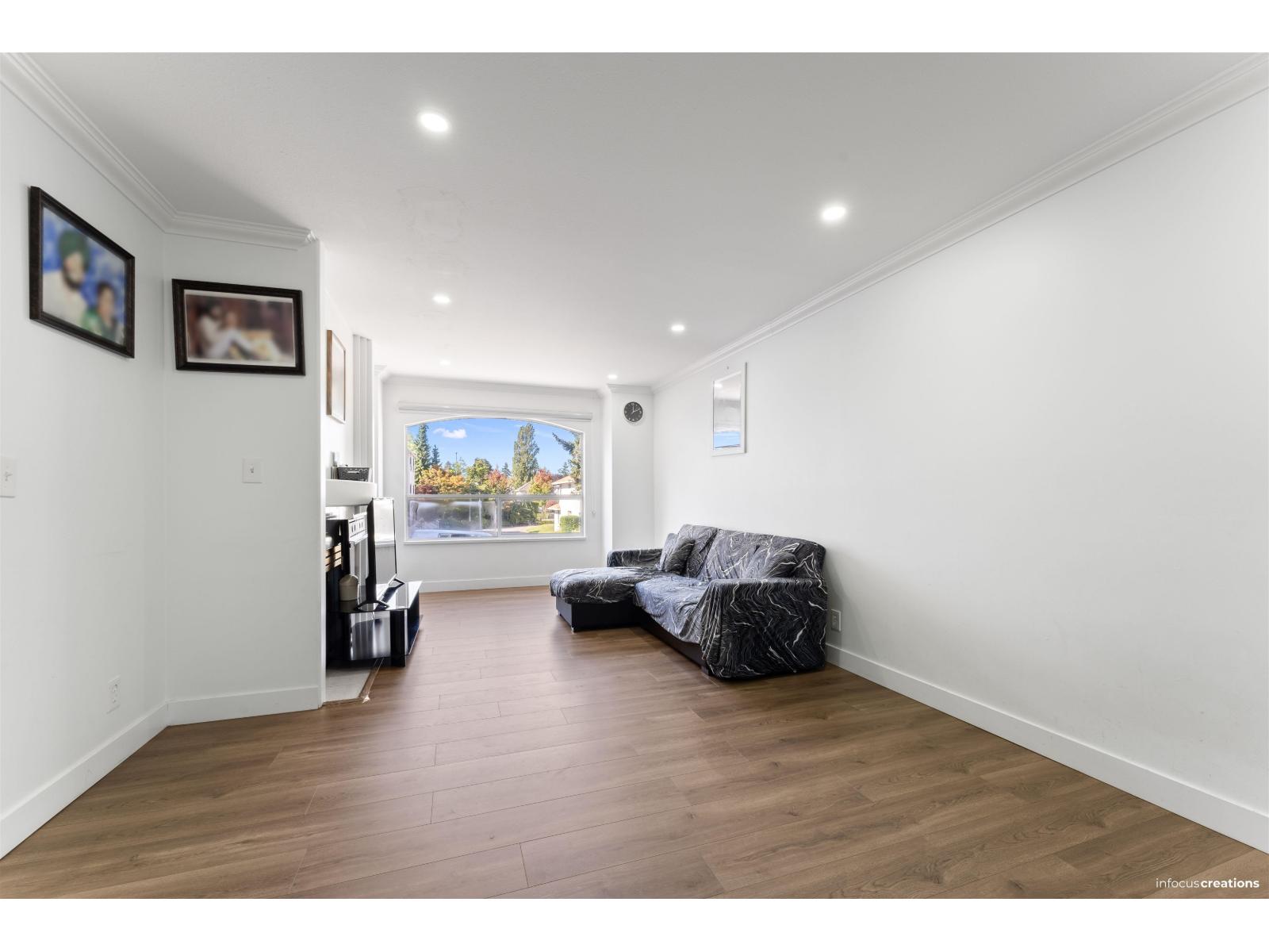 21 7140 132 Street Property Photo 4