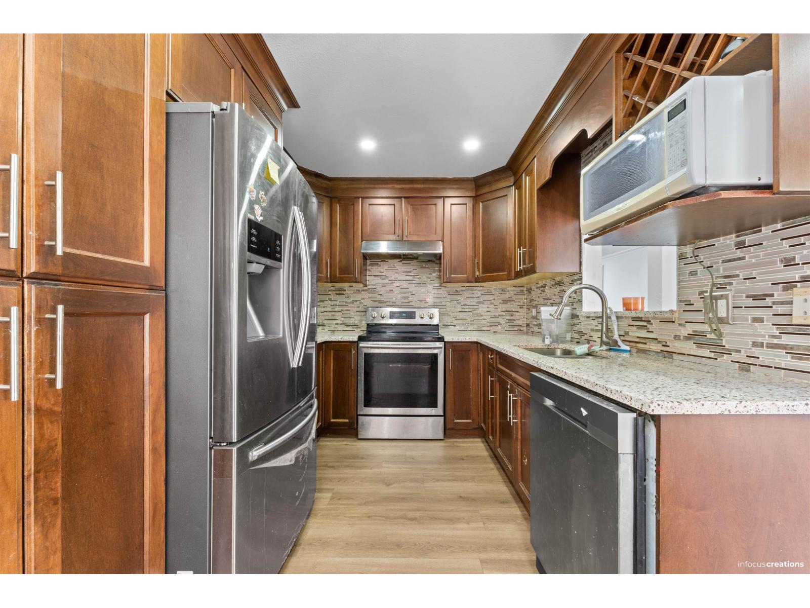 21 7140 132 Street Property Photo 11