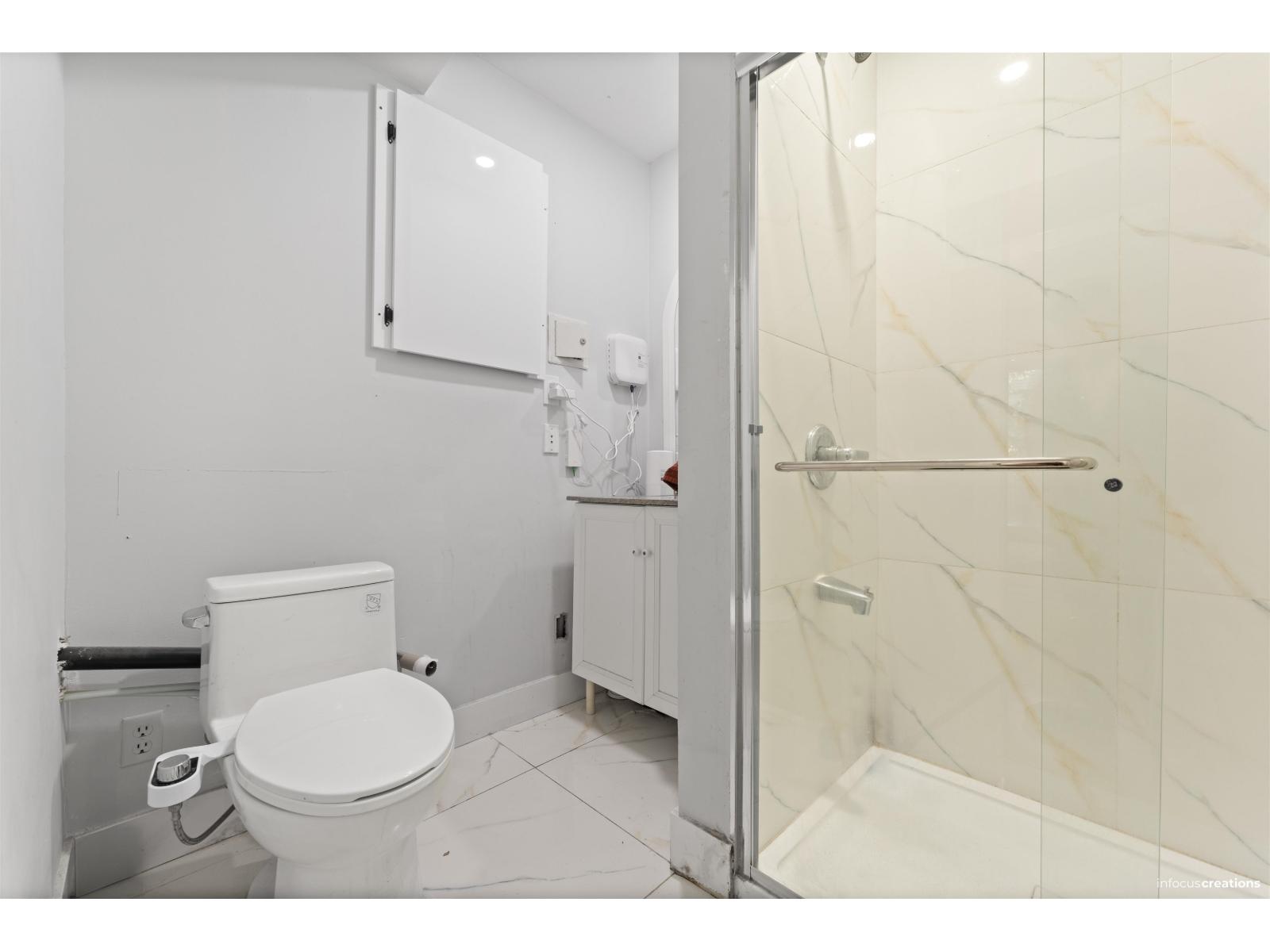 21 7140 132 Street Property Photo 23