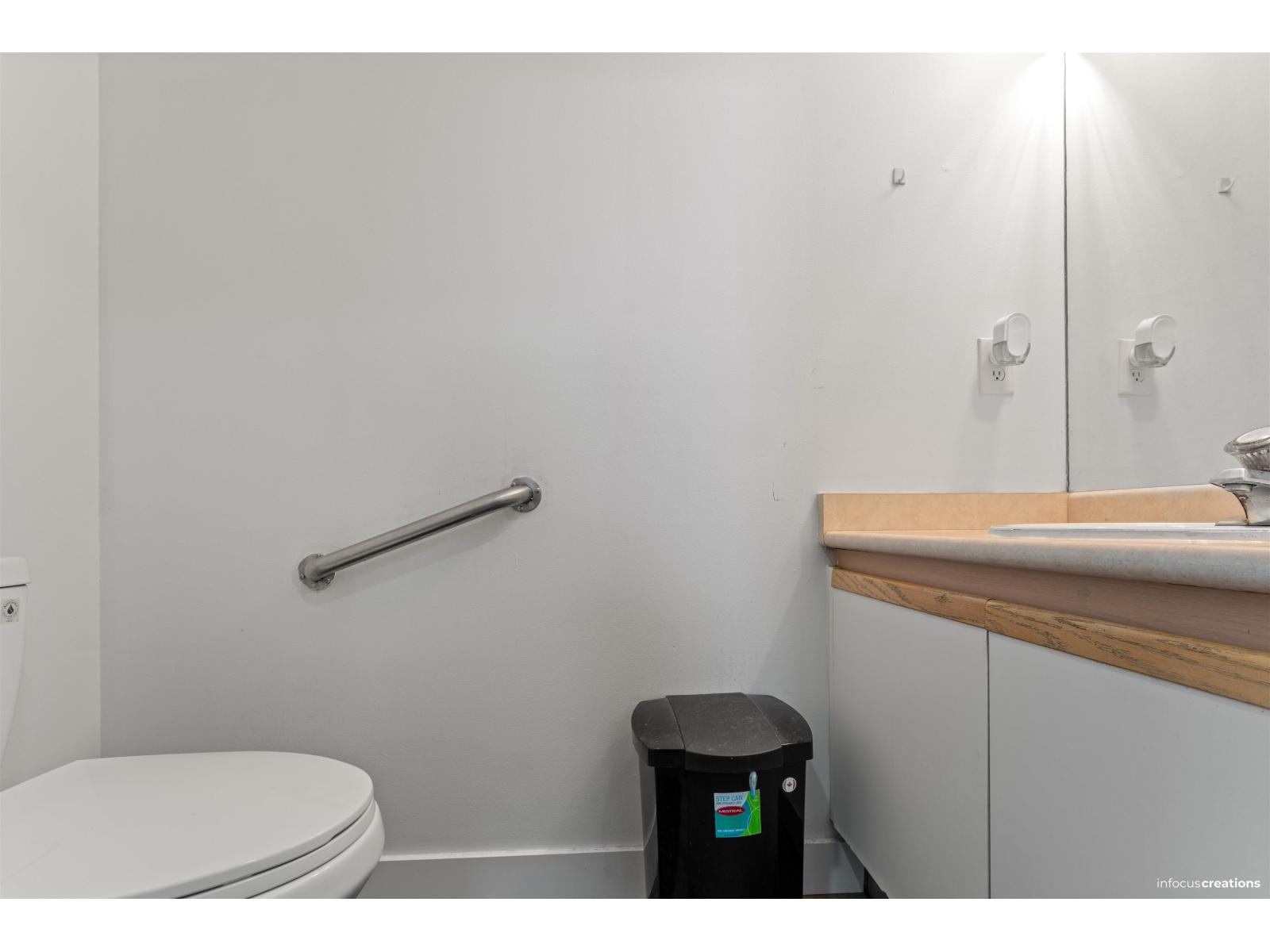 21 7140 132 Street Property Photo 28