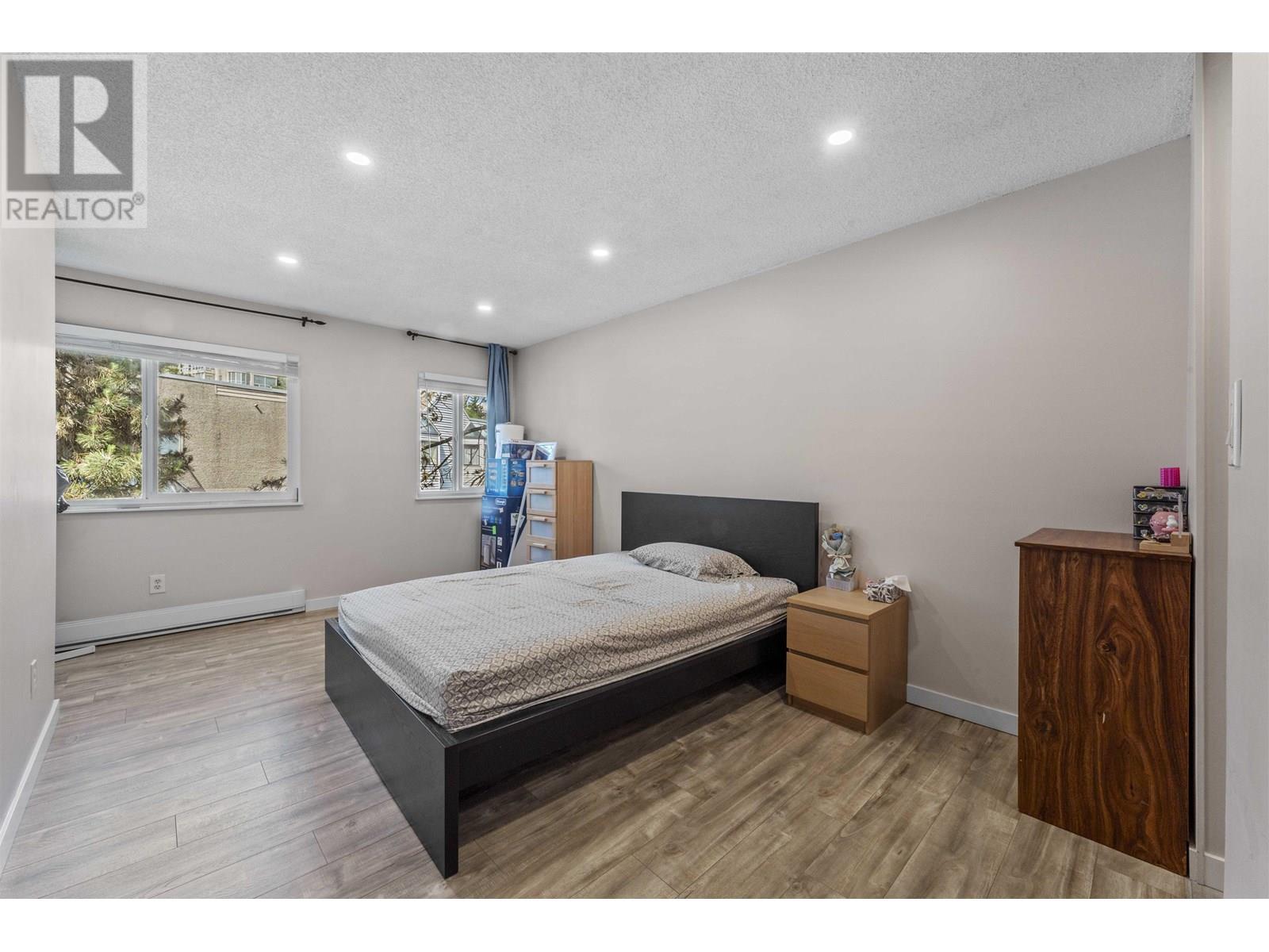 508 9890 Manchester Drive Property Photo 3