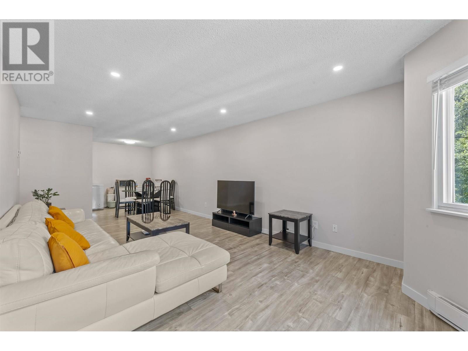 508 9890 Manchester Drive Property Photo 14