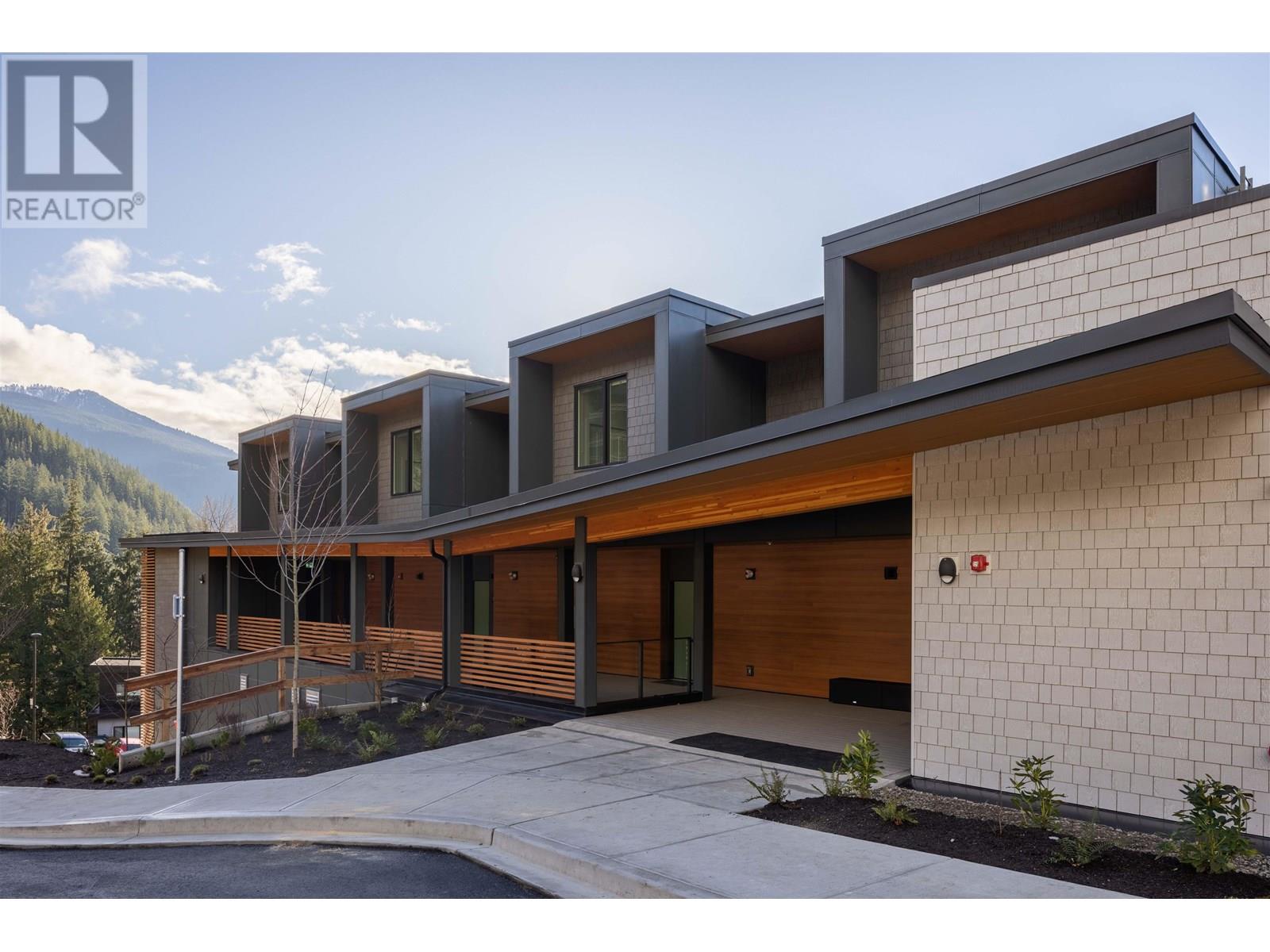 307 3405 Mamquam Road Property Photo 6