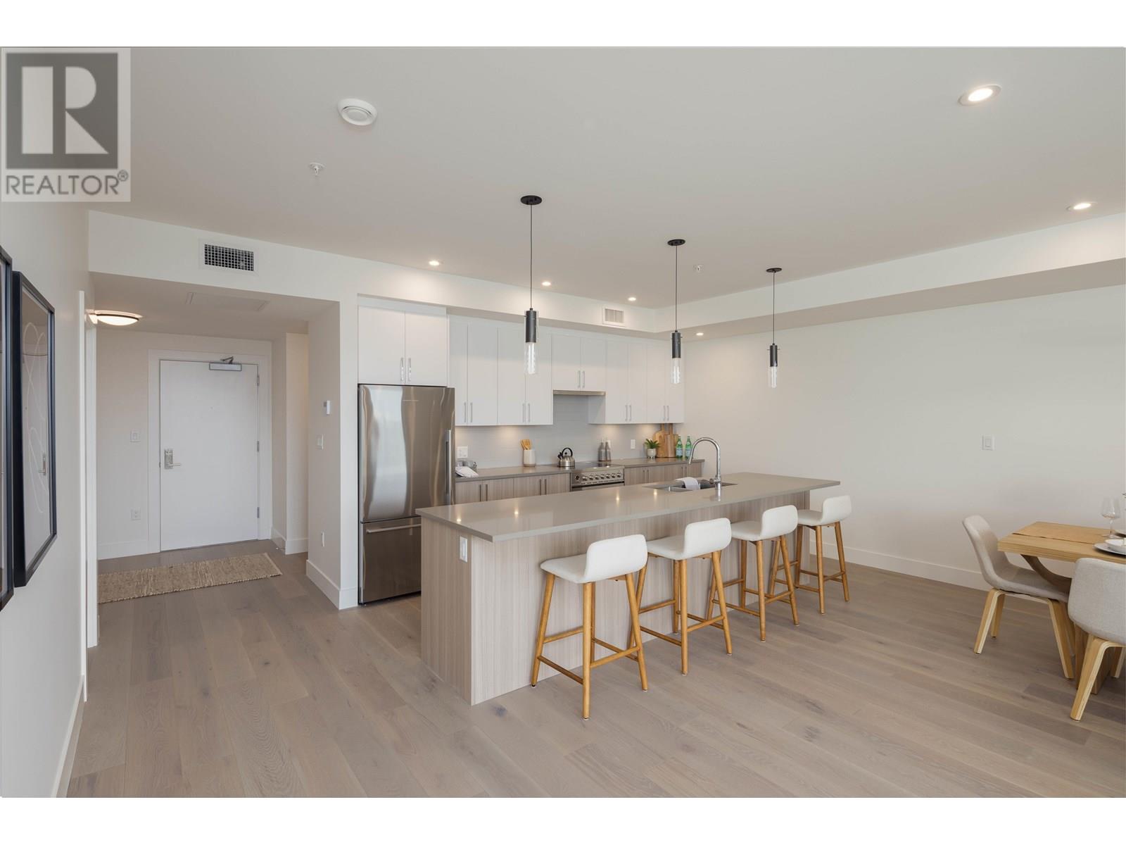 307 3405 Mamquam Road Property Photo 7