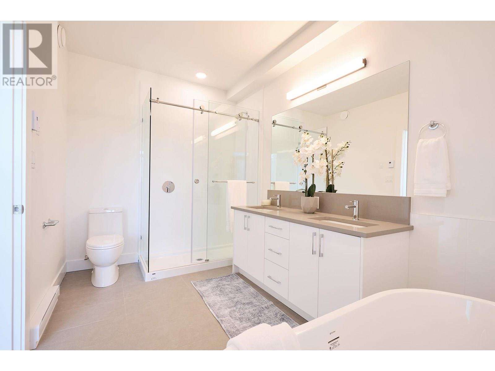 307 3405 Mamquam Road Property Photo 16