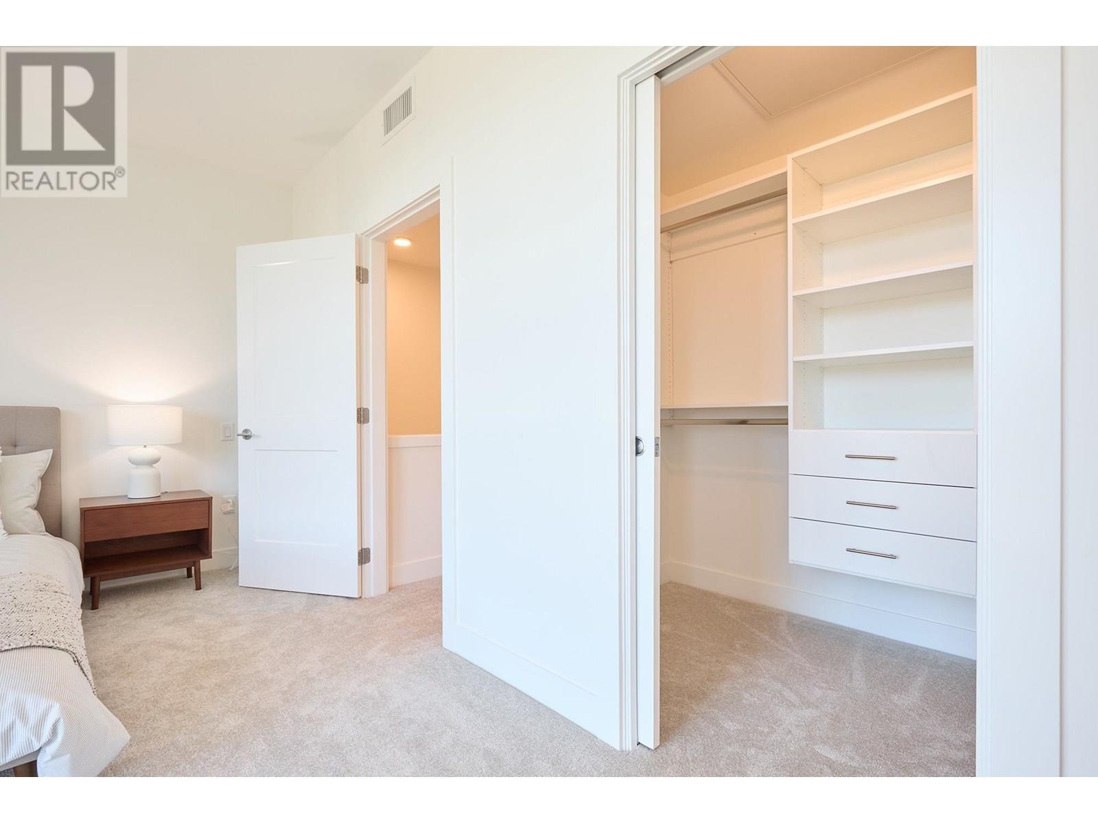 307 3405 Mamquam Road Property Photo 18