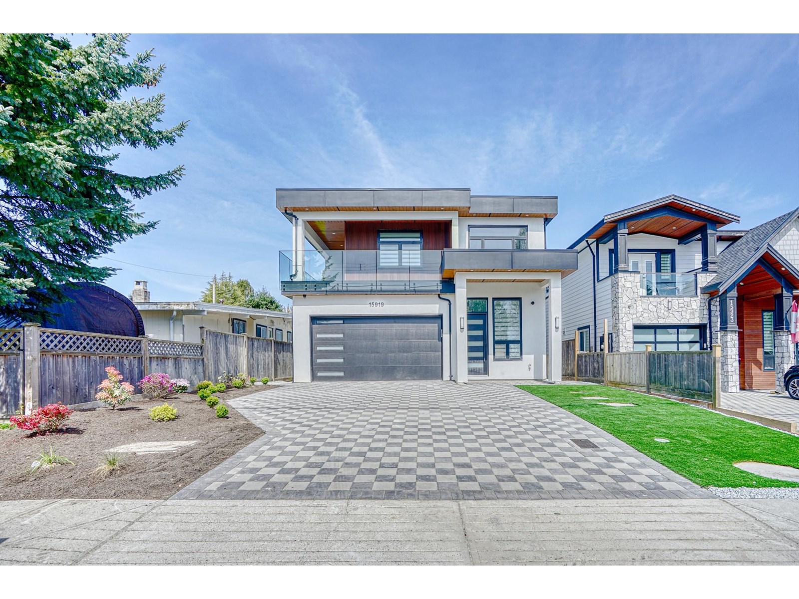 15919 Russell Avenue Property Photo